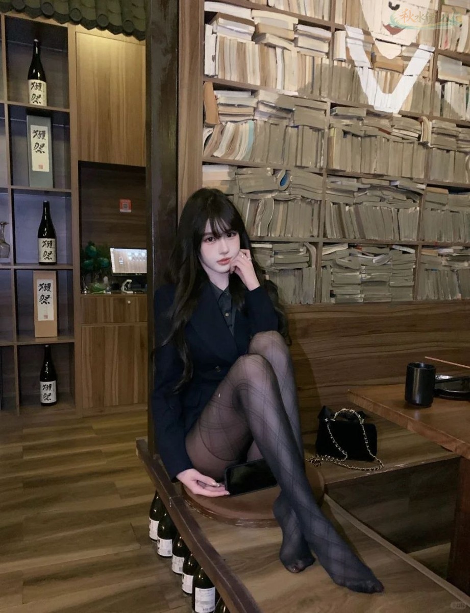 杭州气质舞者高挑全身照