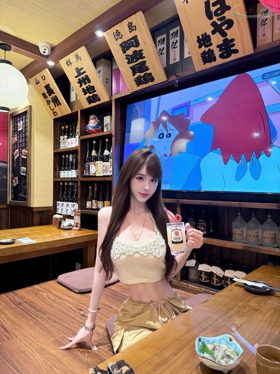 杭州蜜桃臀舞者身材曲线展示
