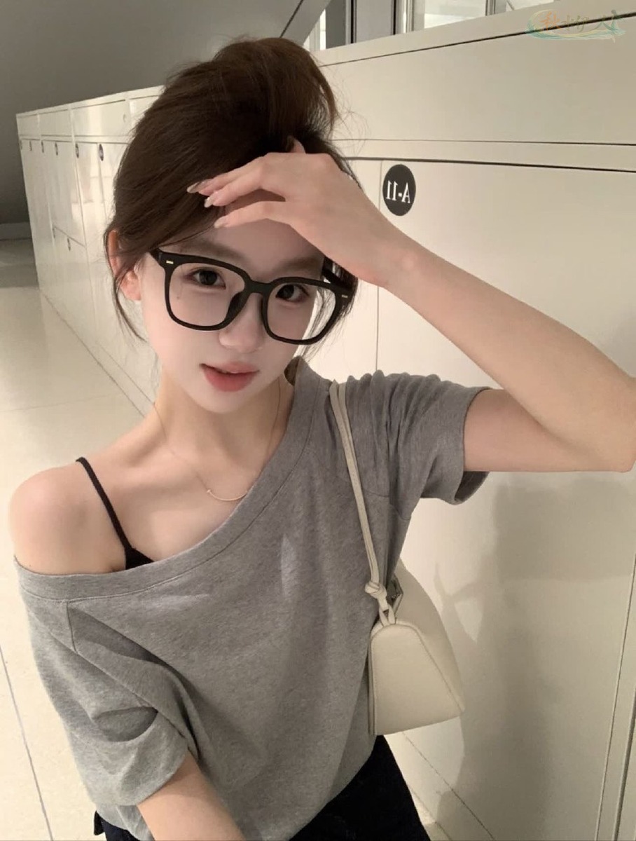 上海清纯模特长发造型写真
