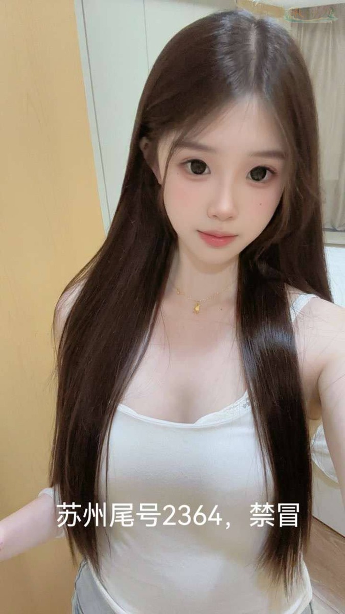 杭州高挑清纯女模日常自拍长腿
