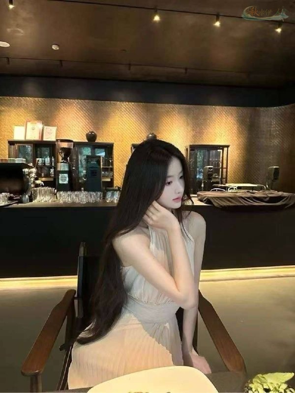 北京平面模特皮肤白嫩全身无纹身