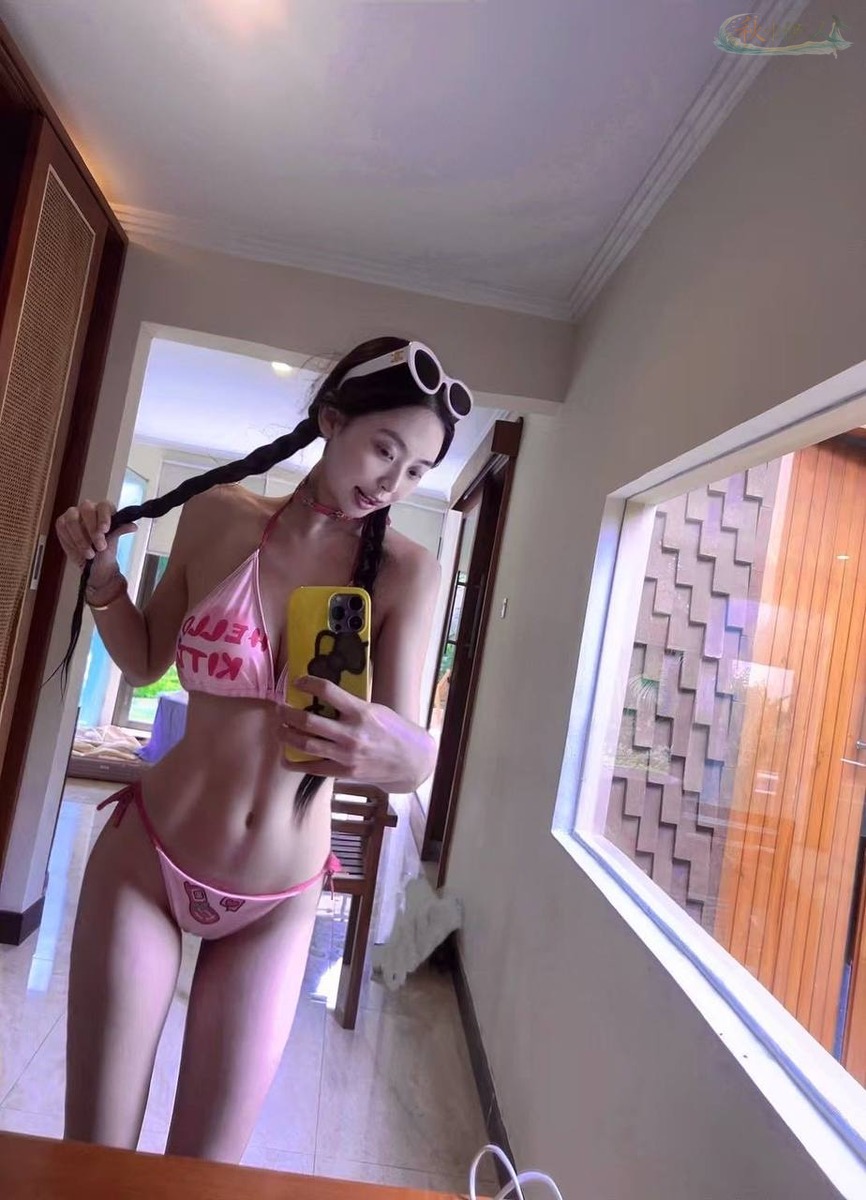北京妈生脸模特写真 高颜值 会舞蹈
