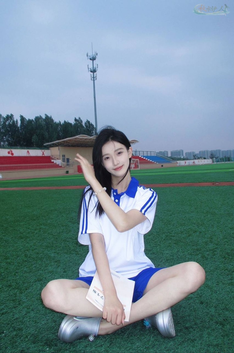 上海甜美淡颜少女175cm照片