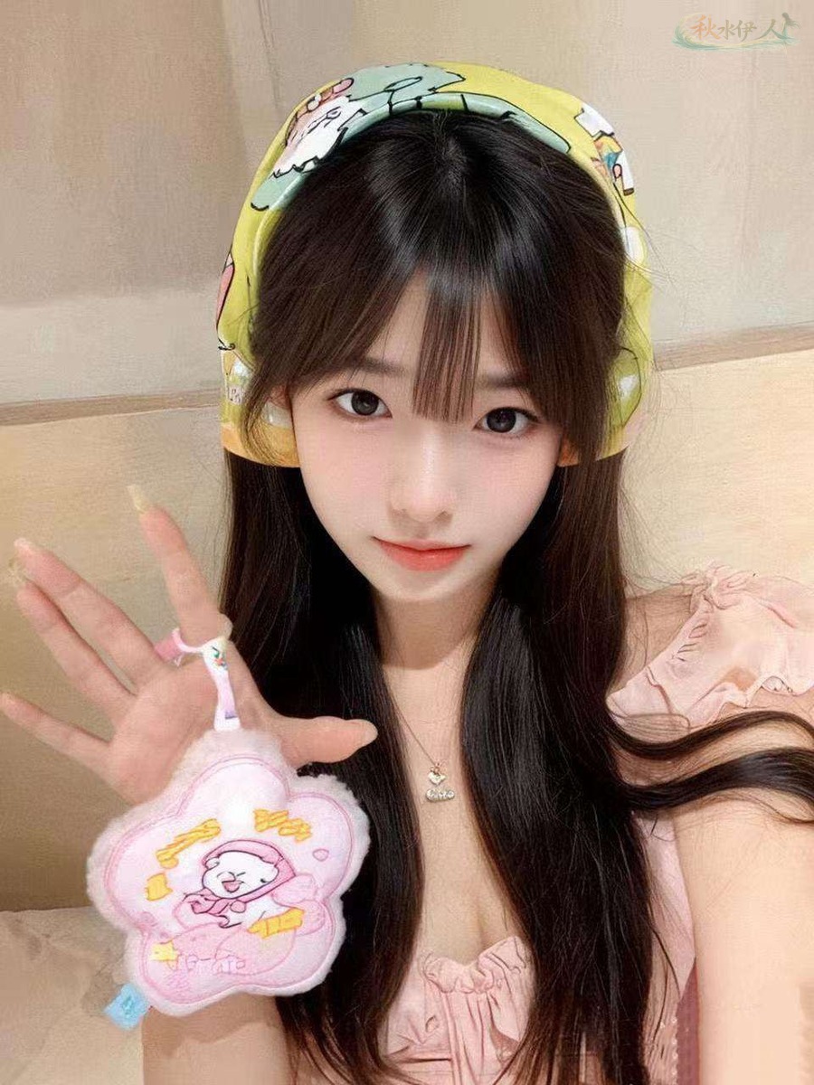 深圳纯欲气质女神穿搭