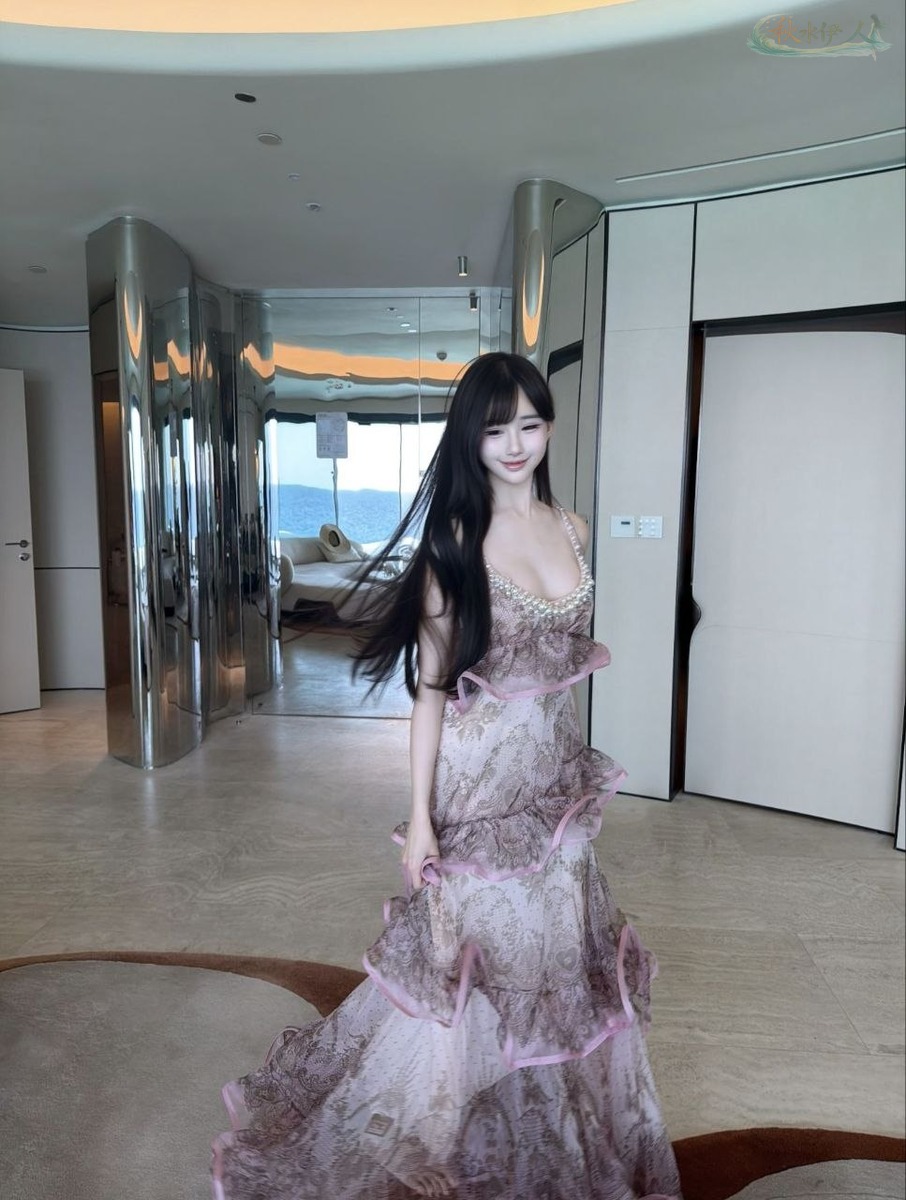 杭州蜜桃臀模特性感曲线写真