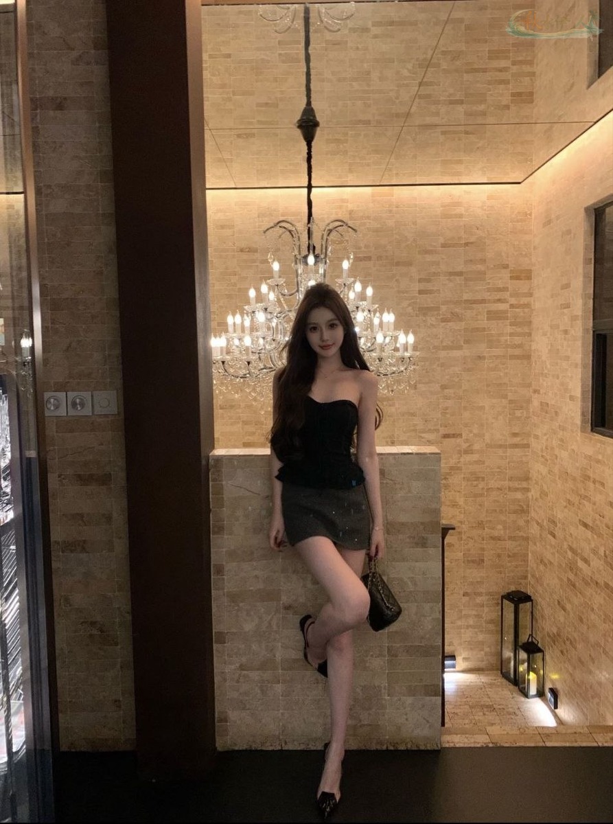 广州车模魔鬼身材A4腰