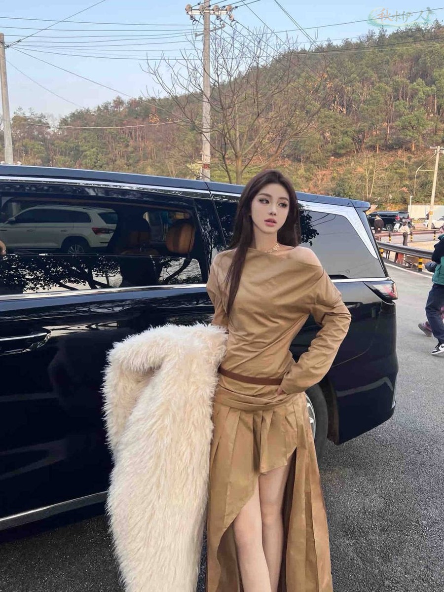 深圳肤白貌美模特时尚大片