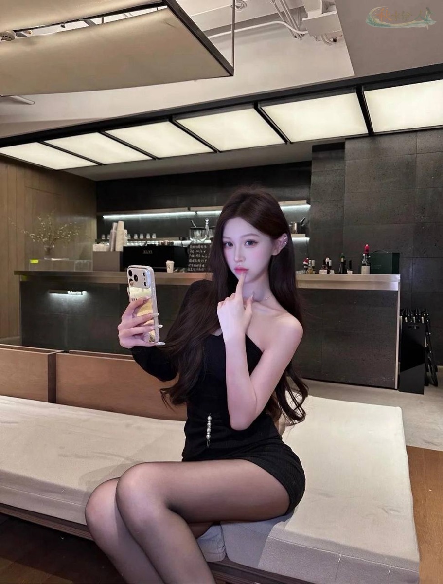 深圳无纹身白皙模特大片