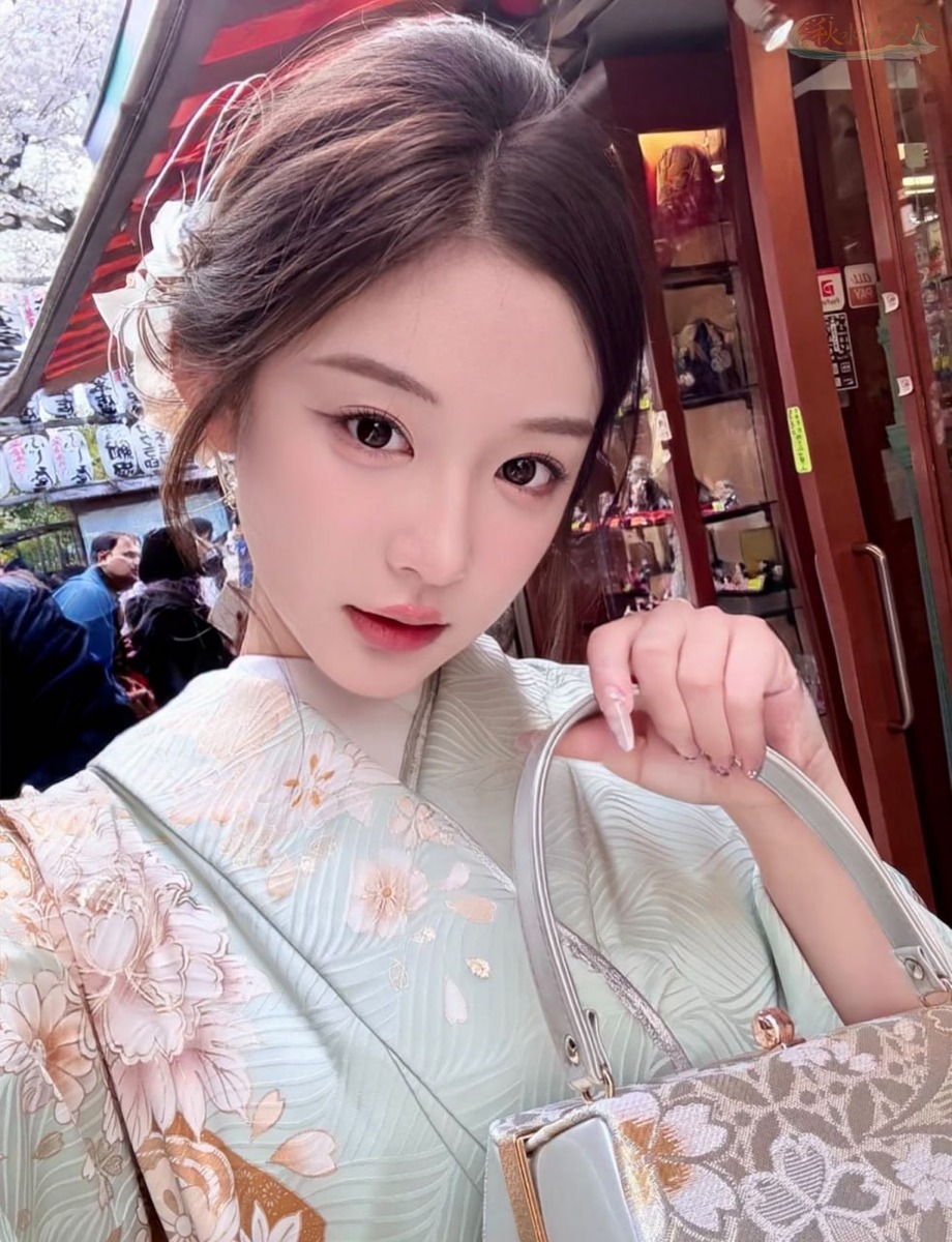 上海纯欲模特高白纯街拍