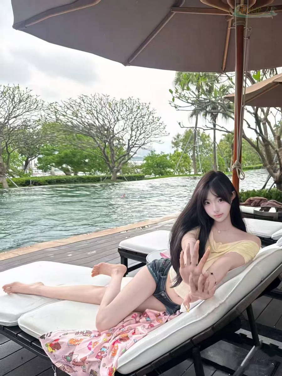 深圳校园风模特 清纯女友感街拍