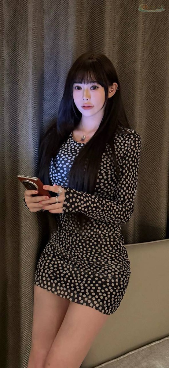 深圳天然E杯模特糖糖靓写真