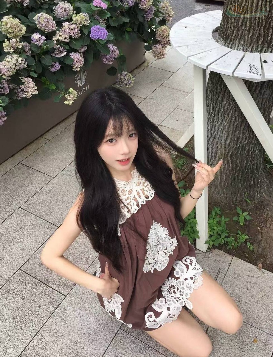 上海174cm甜美模特街拍写真