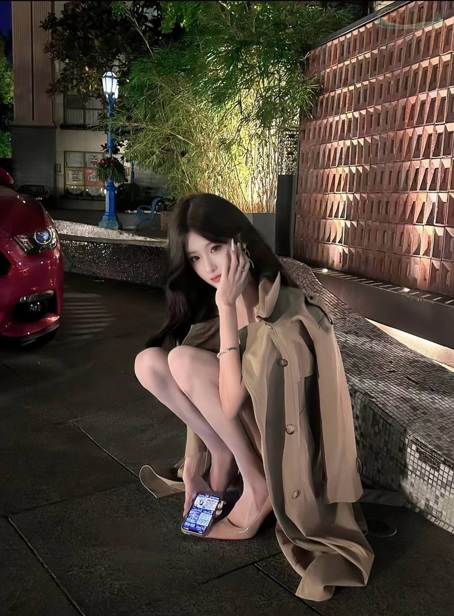 长沙纯欲网红模特清纯洋气街拍