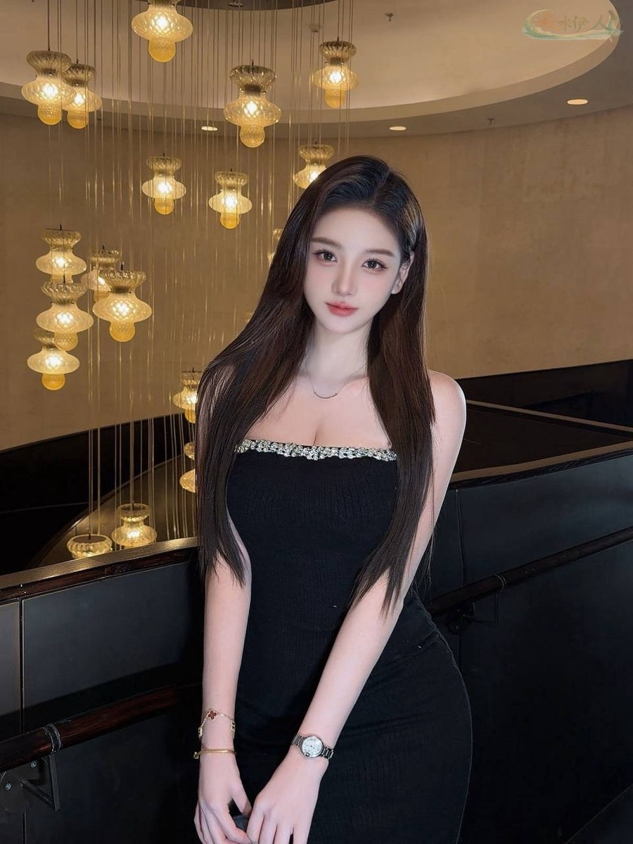 长沙高挑大D杯气质模特写真