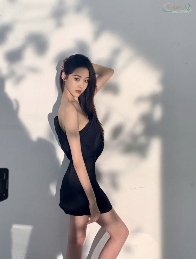 北京模特E杯身材街拍写真