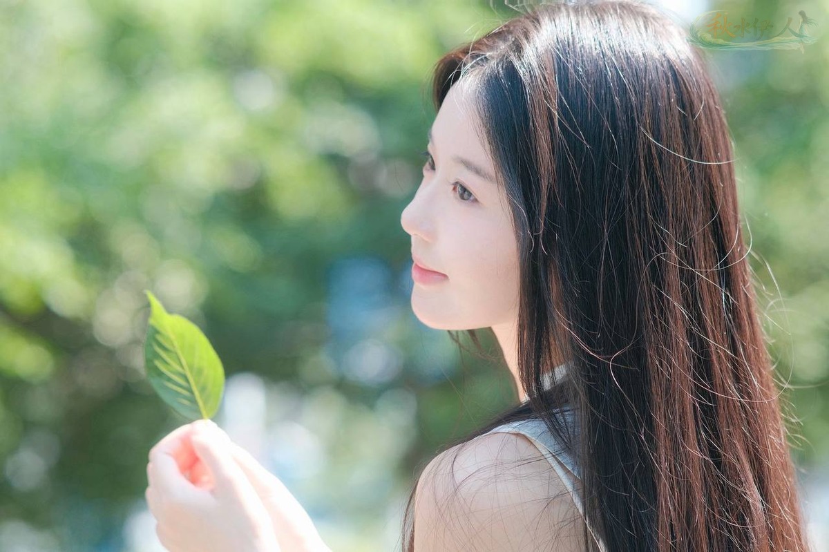 上海女友感模特全身雪白