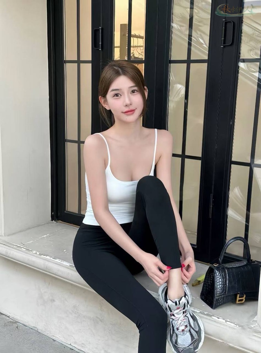 长沙极品网红模特大长腿A4腰