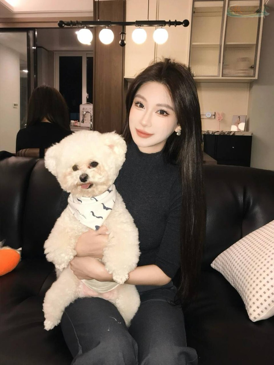 上海新丝路签约模特妩媚