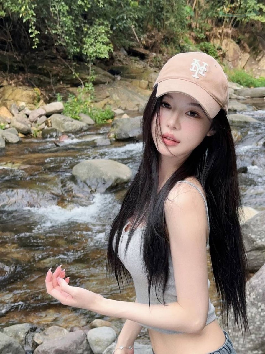 上海D罩杯模特身材展示