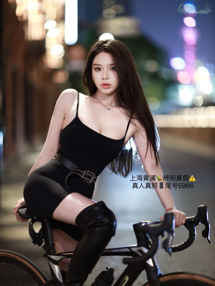 上海健身模特腰臀比极佳街拍