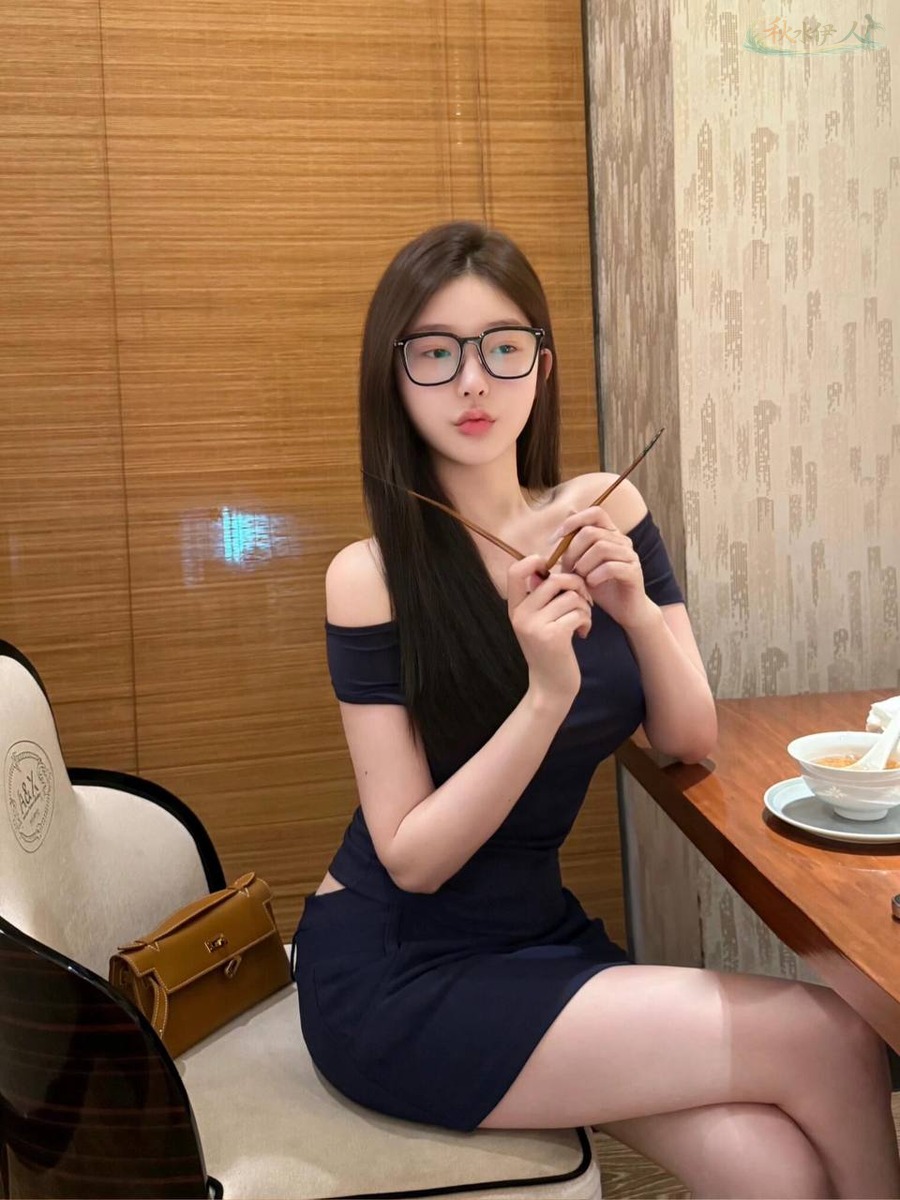 上海纯欲模特E罩杯写真