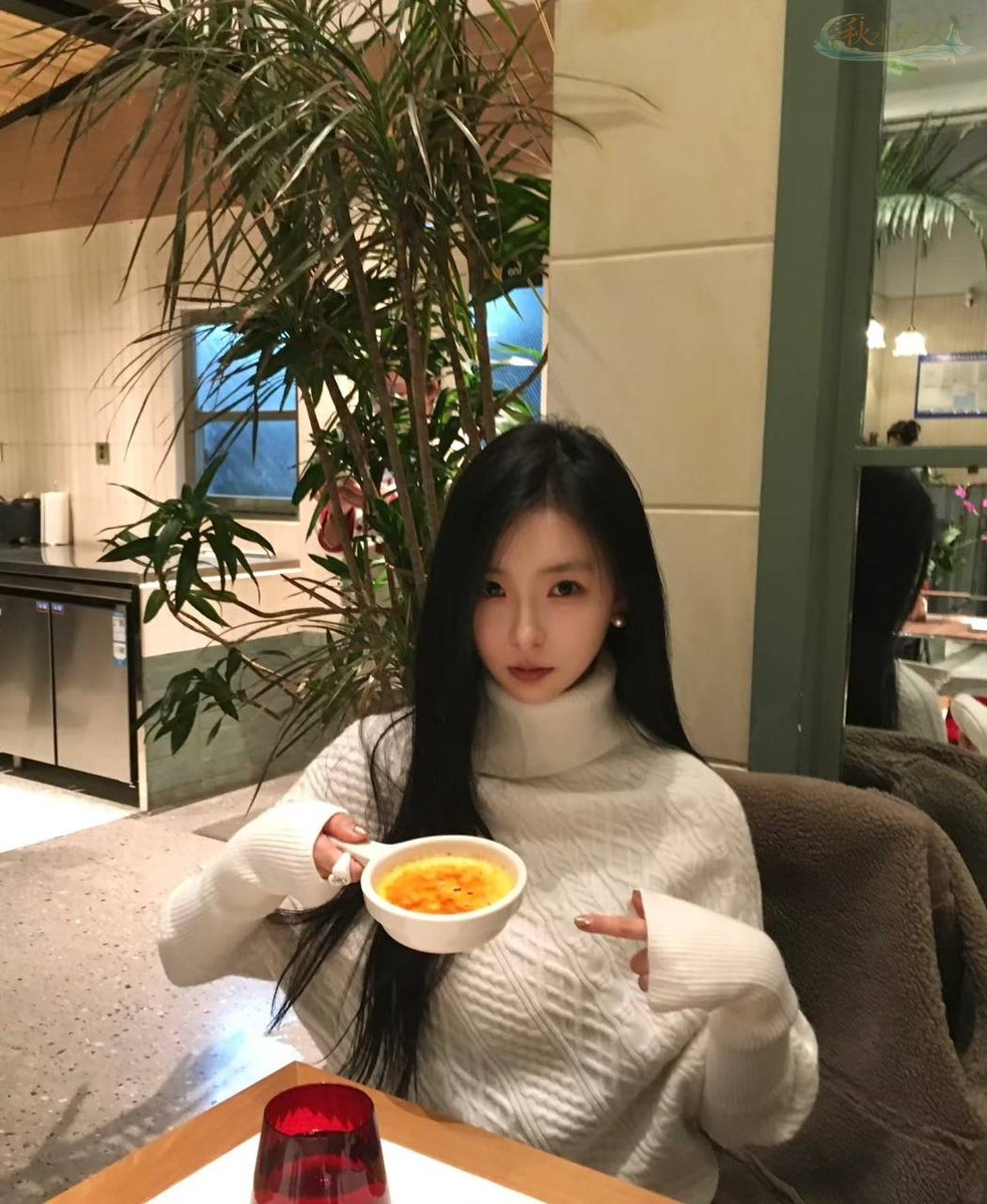 北京纯欲系少女模特街拍