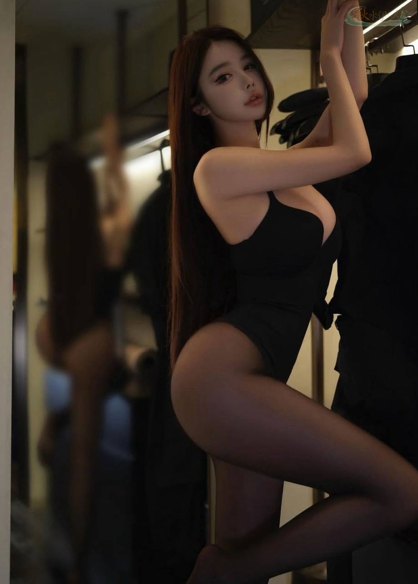 深圳妩媚博主性感身材展示