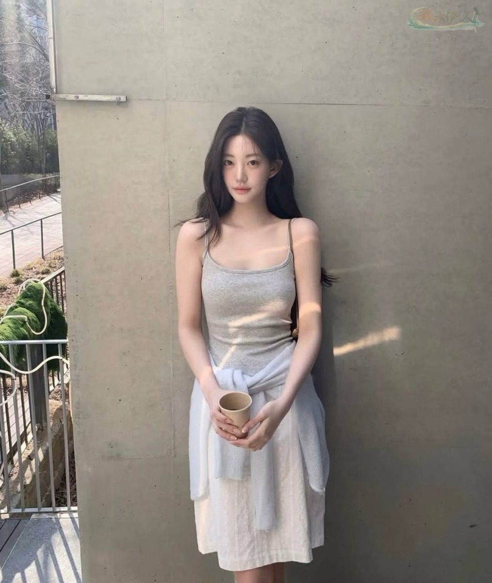 深圳平面模特 甜美笑容 清冷眼神