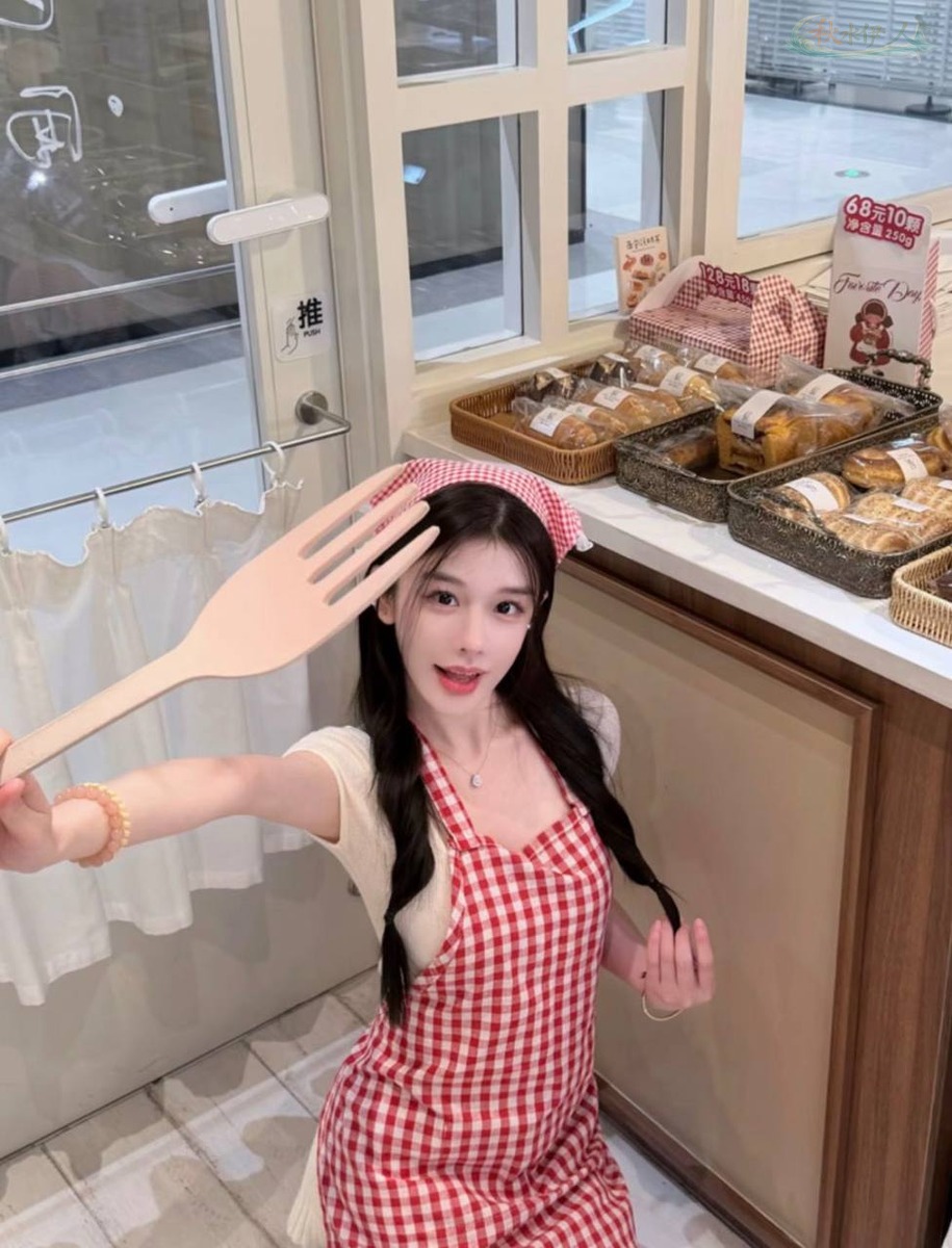 深圳蜜桃臀模特写真