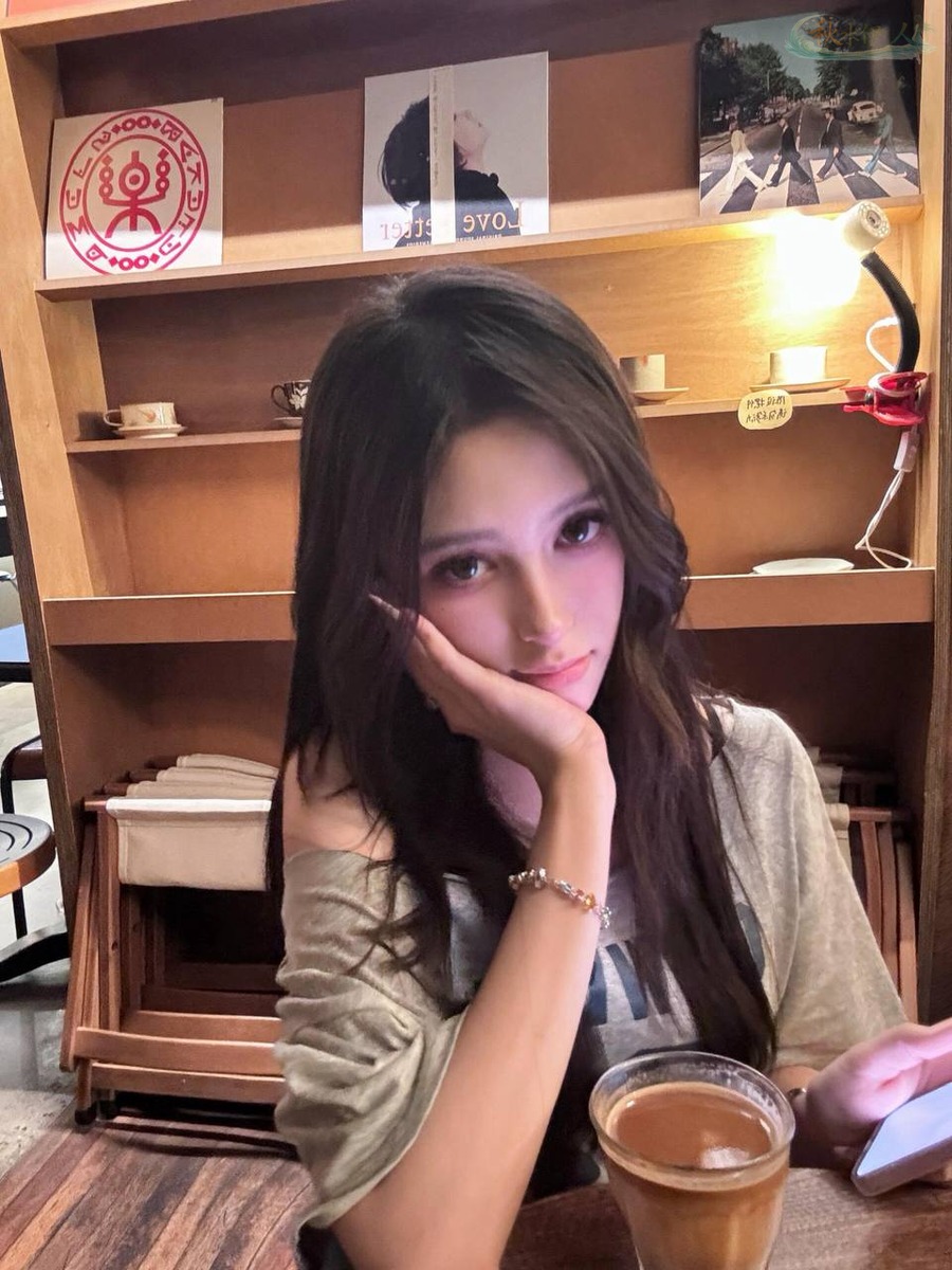 深圳甜辣风格模特性感写真