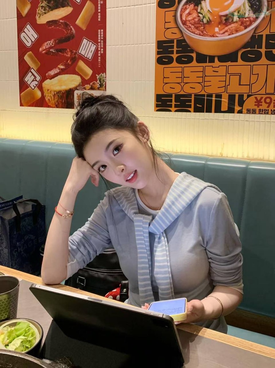 深圳C罩杯模特可爱甜妹