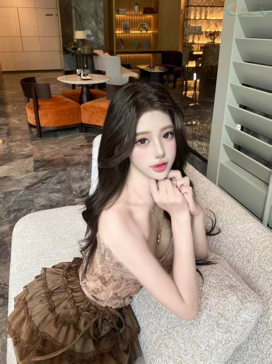 上海演员纯欲风格高颜值正脸照