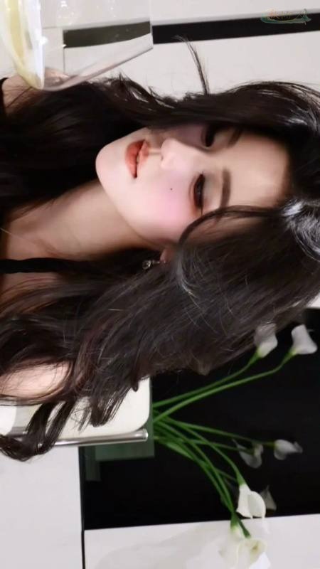 上海御姐风模特高情商谈吐得体街拍