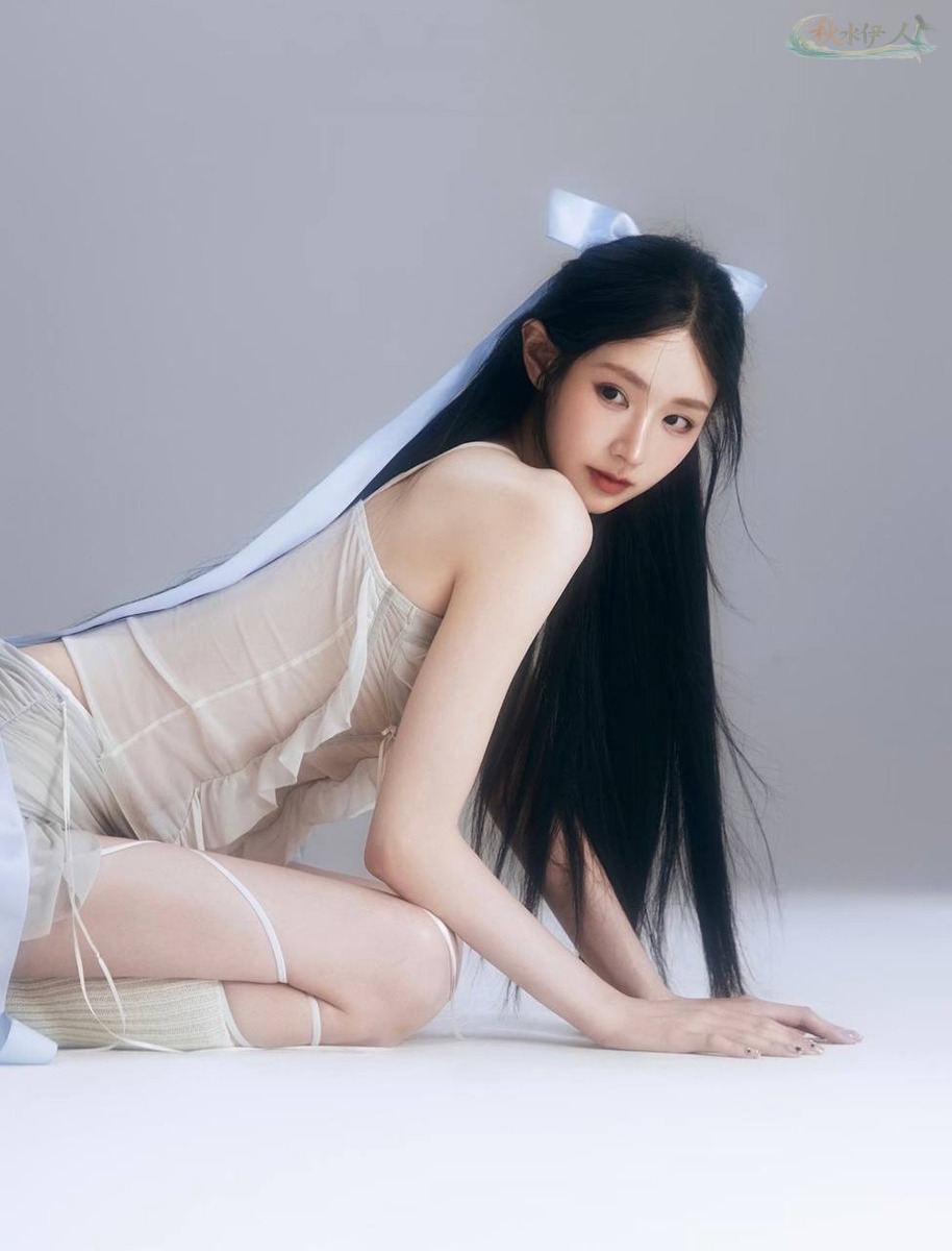 北京轻奢风模特素颜肤白写真