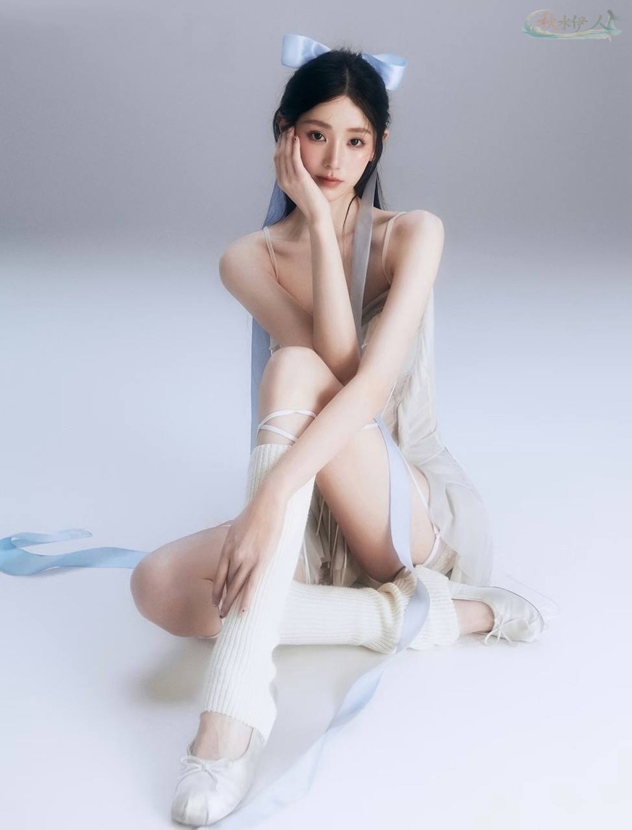 北京气质学妹高跟长腿穿搭