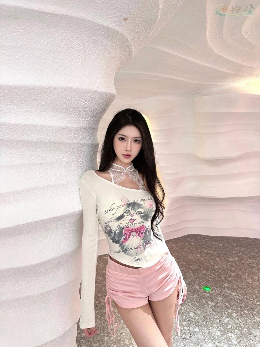 上海直角肩模特高清写真