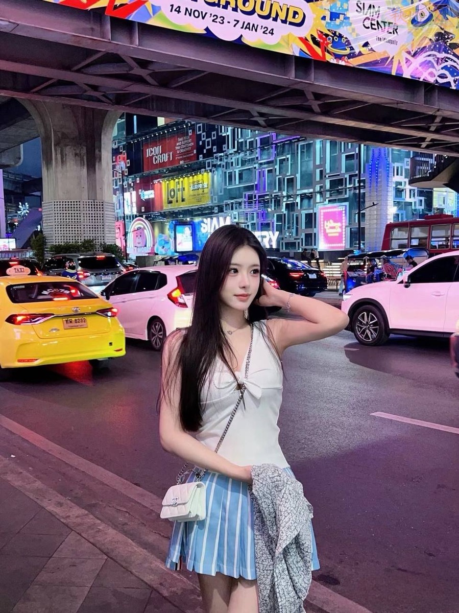 上海瑜伽少女高挑身材模特