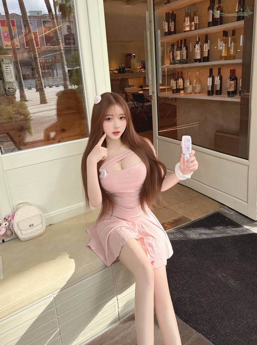 深圳甜美系模特牛奶肌写真