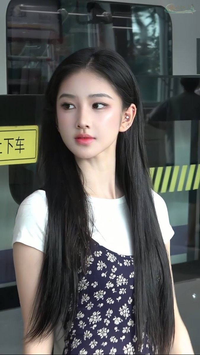 深圳清纯少女模特街拍