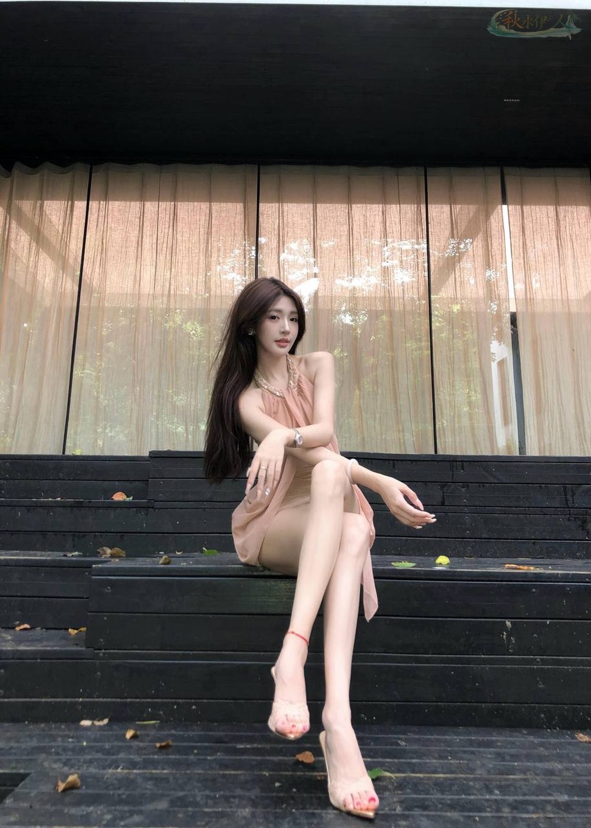 深圳牛奶肌模特甜美微笑