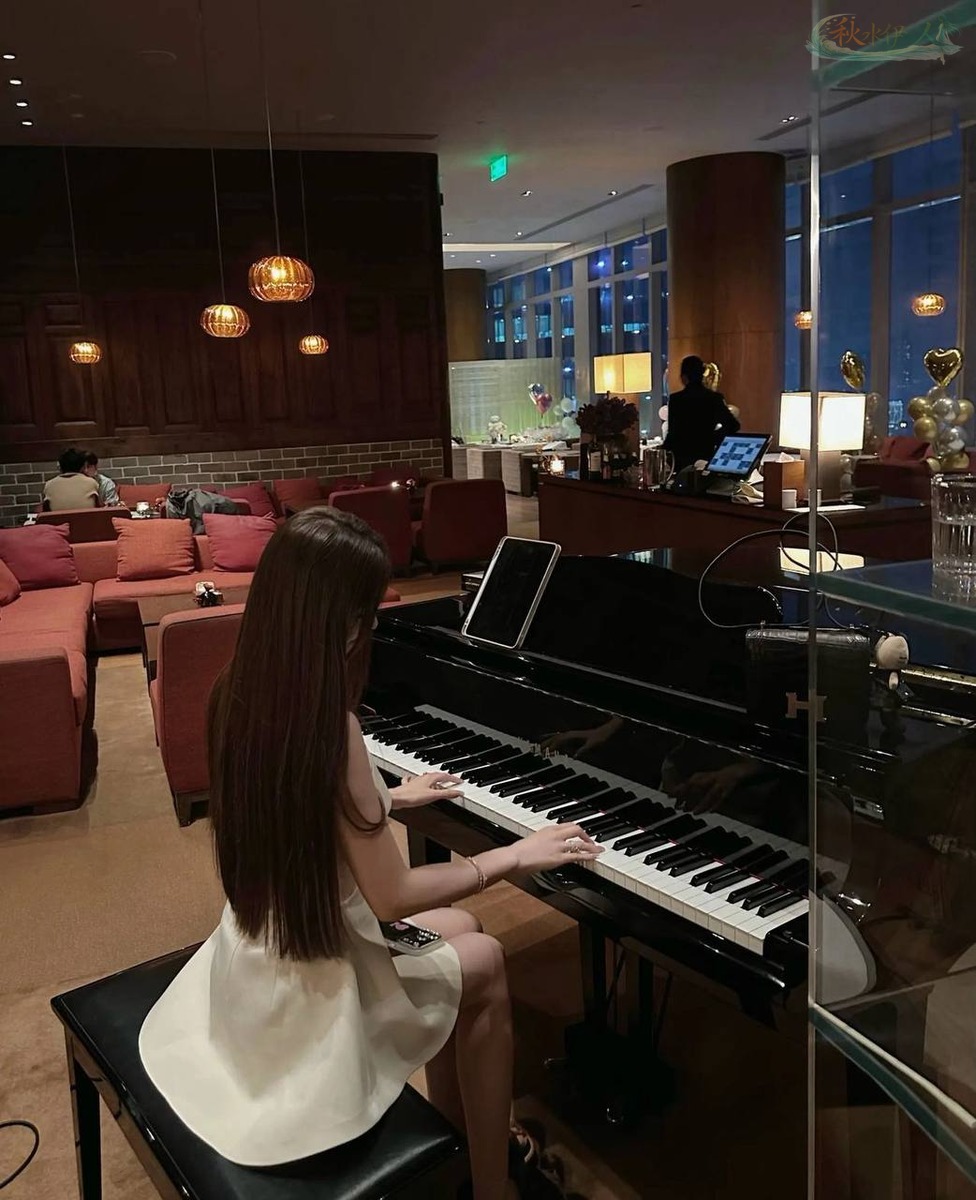 上海纯欲系女孩优雅舞蹈姿态