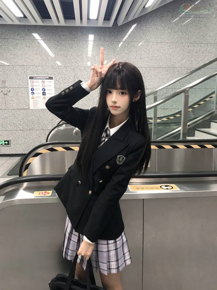 杭州学院风少女写真白肤