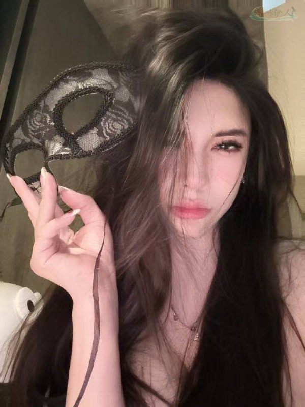上海健身E杯大胸模特正面照