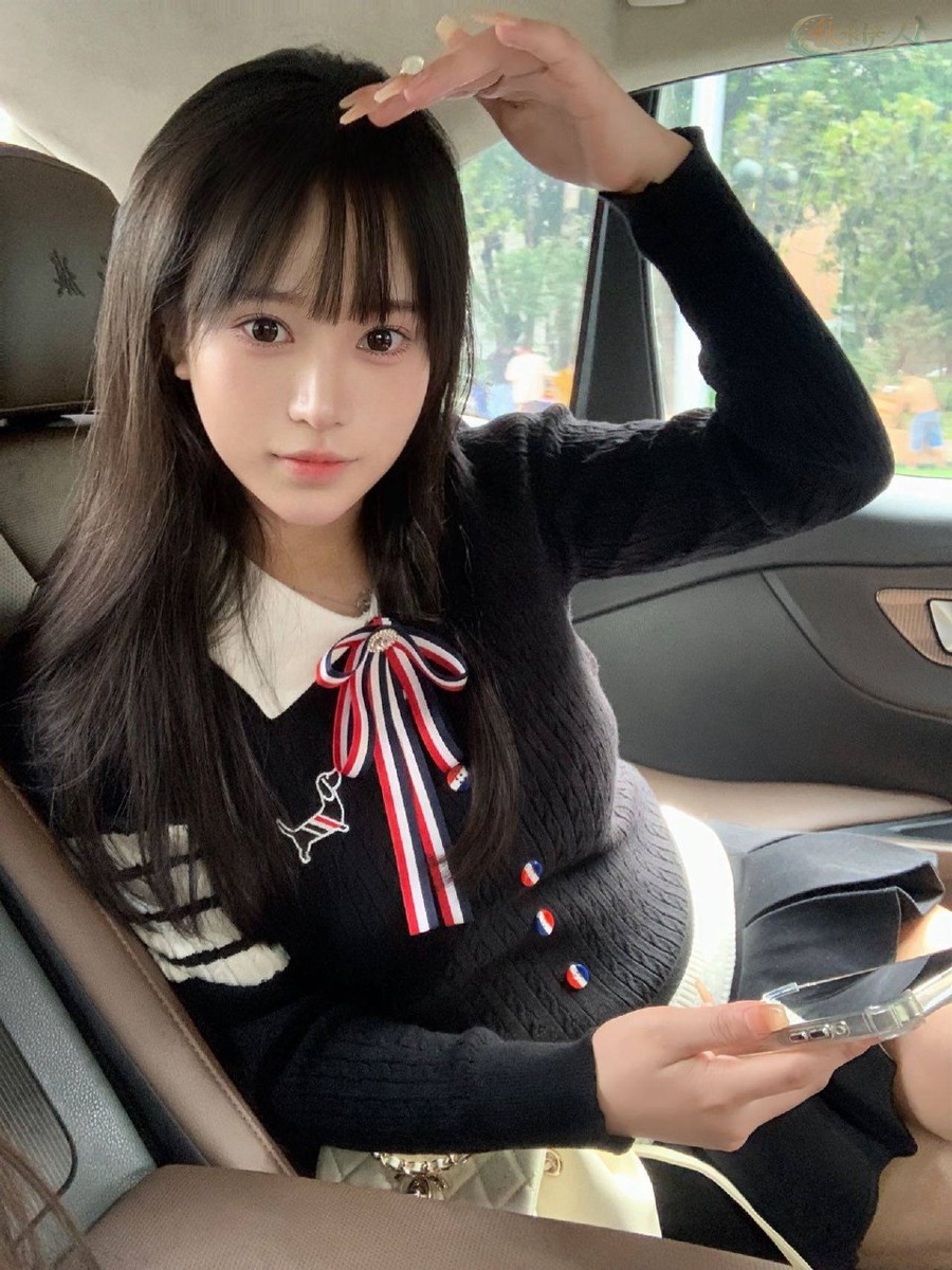 深圳甜美风格模特穿搭