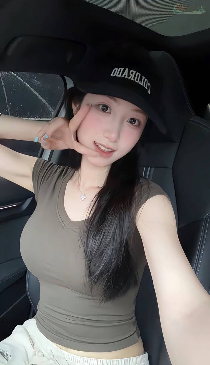 深圳高挑甜妹牛奶肌写真