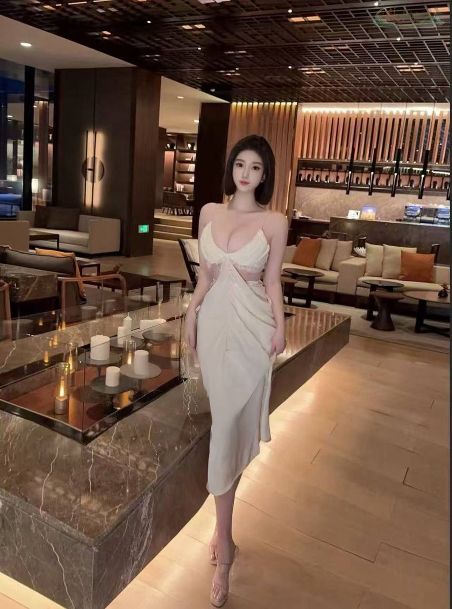 广州05后模特高级感气质照