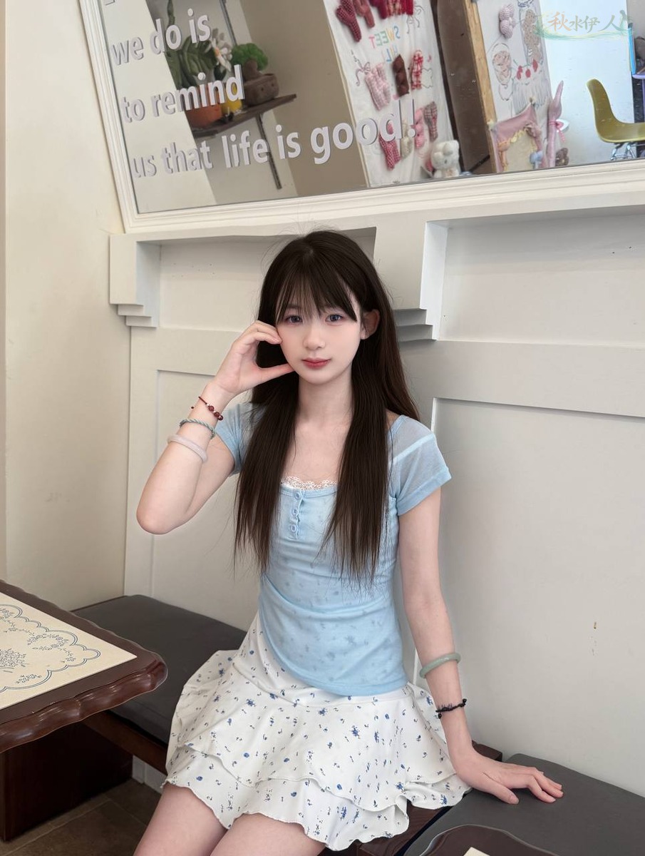 上海娇小萝莉模特清新街拍