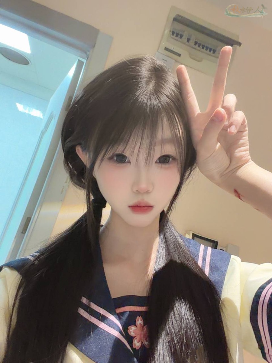 上海天然美女模特校园风