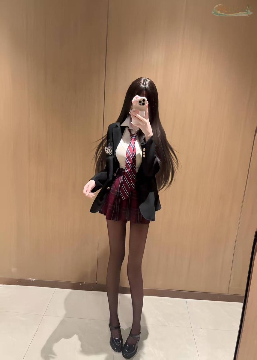 上海清纯少女D cup身材展示
