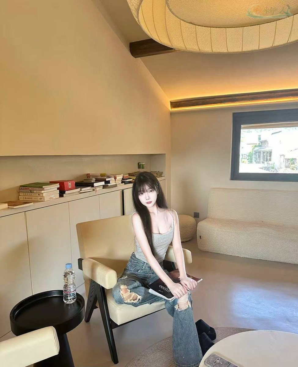 深圳小骨架甜美少女
